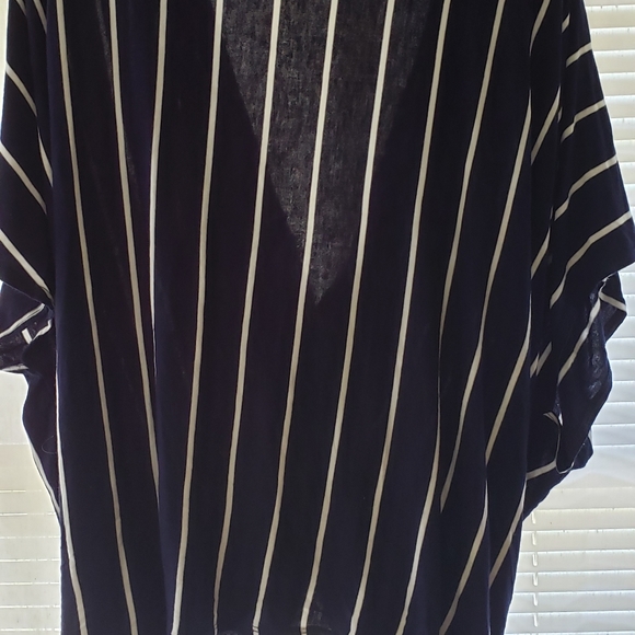 Open front Shirt - Picture 2 of 3